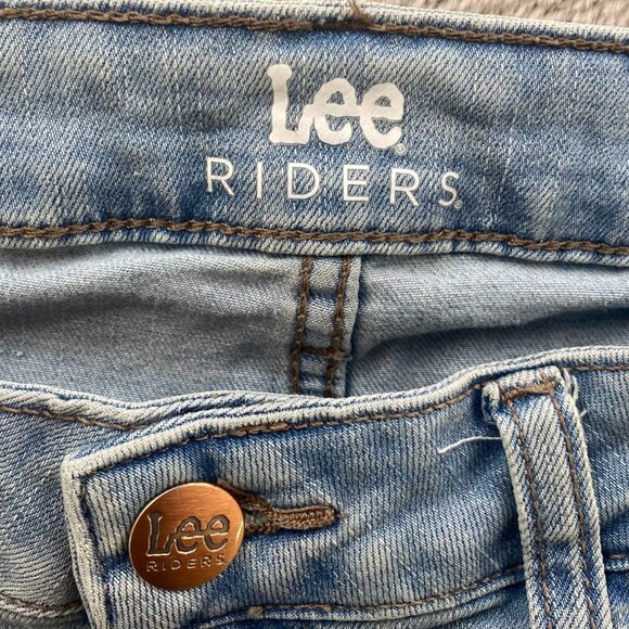 Lee Riders Womens Jeans Size 10 Blue Denim Light Wash Straight Cuffed Casual - Picture 3 of 14